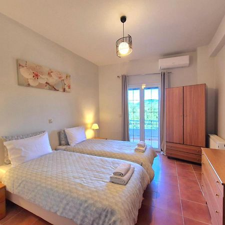 J&B Countryside Life Apartment Agios Matthaios  ภายนอก รูปภาพ