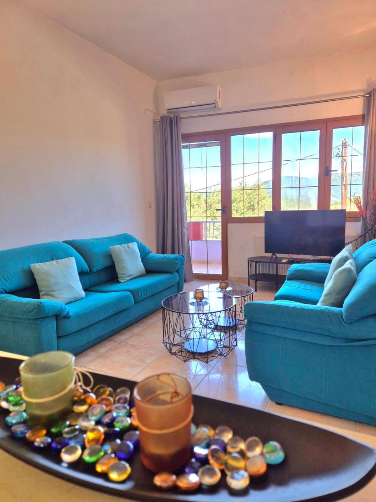 J&B Countryside Life Apartment Agios Matthaios  ภายนอก รูปภาพ