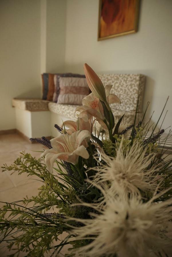 J&B Countryside Life Apartment Agios Matthaios  ภายนอก รูปภาพ