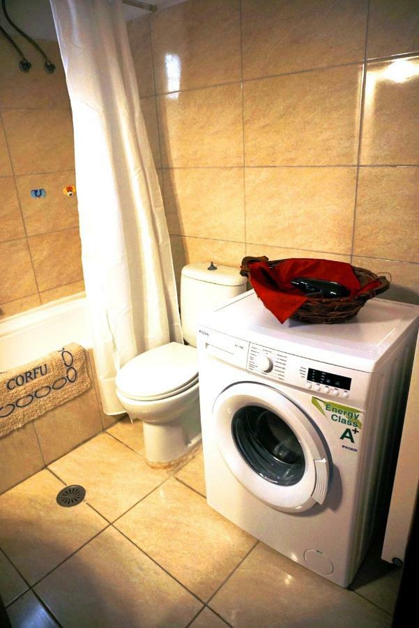 J&B Countryside Life Apartment Agios Matthaios  ภายนอก รูปภาพ