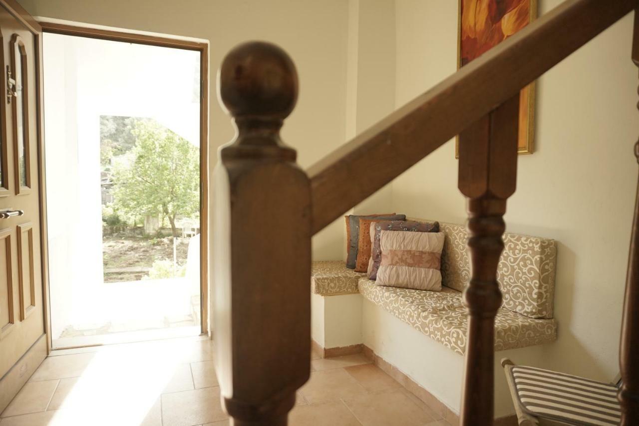 J&B Countryside Life Apartment Agios Matthaios  ภายนอก รูปภาพ