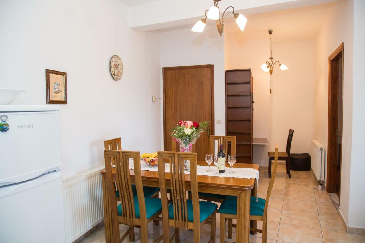 J&B Countryside Life Apartment Agios Matthaios  ภายนอก รูปภาพ