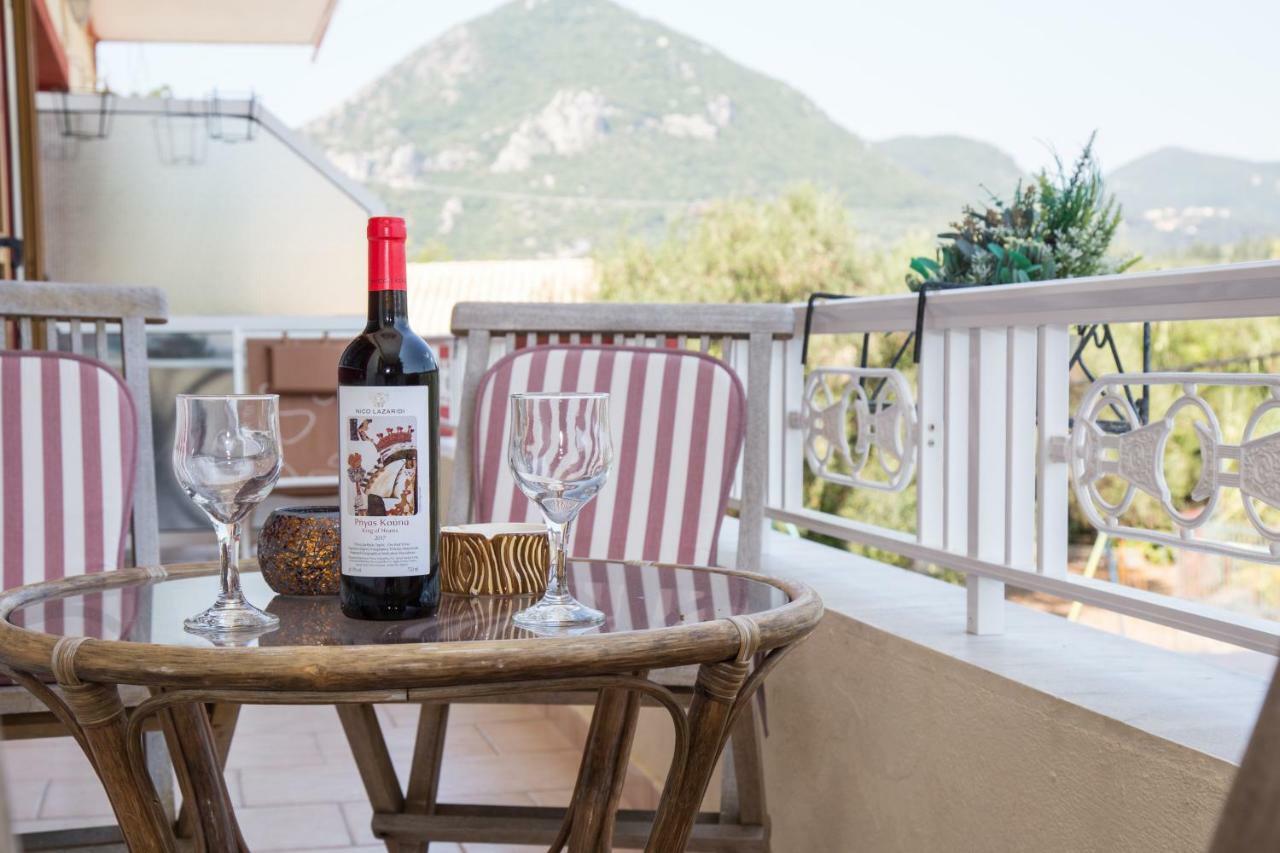J&B Countryside Life Apartment Agios Matthaios  ภายนอก รูปภาพ